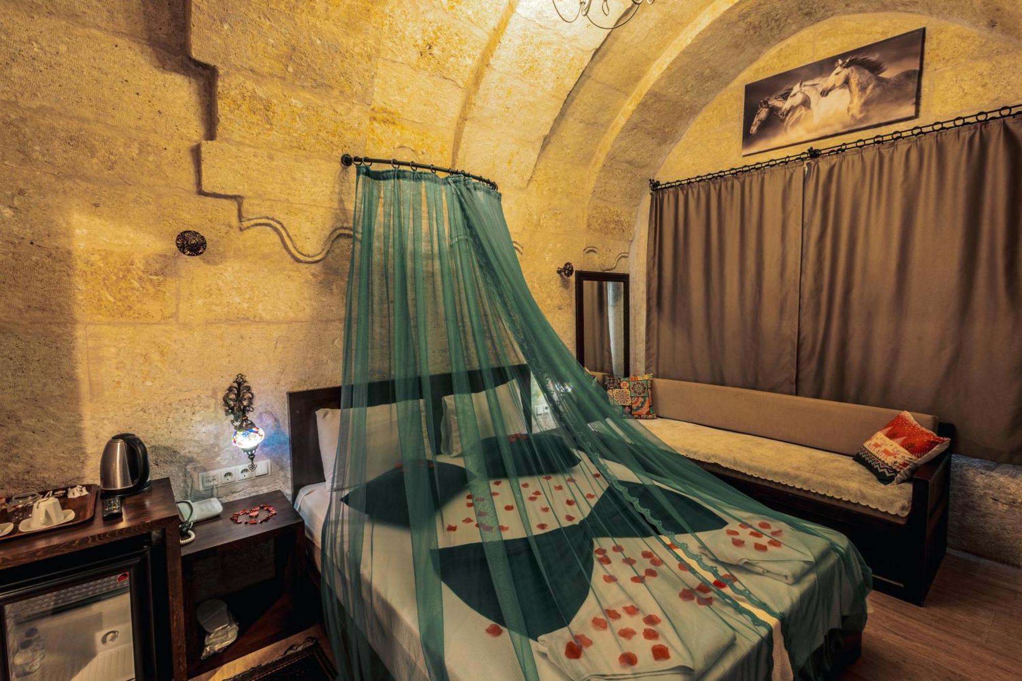 Tafana Cave & Stone Lodge Ürgüp Bagian luar foto
