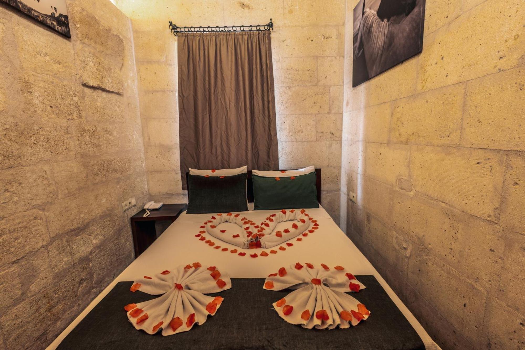 Tafana Cave & Stone Lodge Ürgüp Bagian luar foto