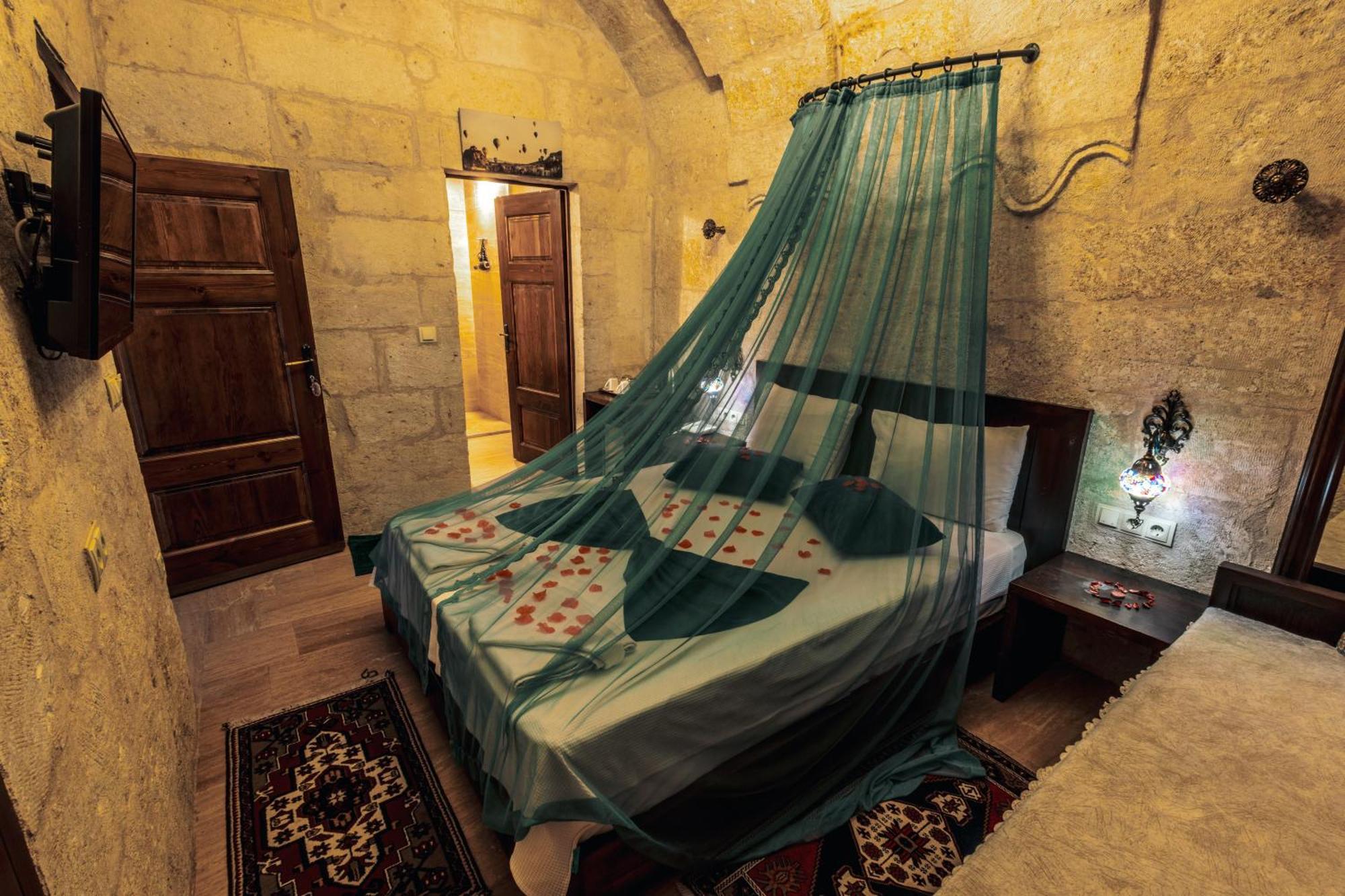 Tafana Cave & Stone Lodge Ürgüp Bagian luar foto